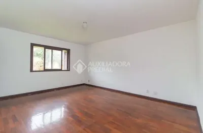 Casa em condomínio fechado com 3 quartos para alugar na rua doutor jorge fayet, 402, chácara das pedras, porto alegre, 200 m2 por r$ 4.500