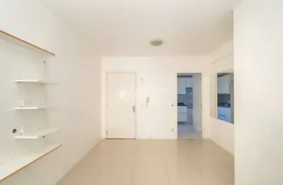 Apartamento com 3 quartos para alugar na avenida bento gonçalves, 1515, partenon, porto alegre, 65 m2 por r$ 2.300