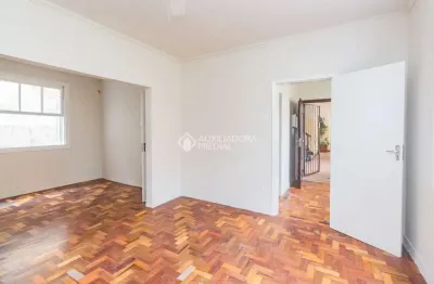 Apartamento com 2 quartos para alugar na rua joão guimarães, 136, santa cecília, porto alegre, 81 m2 por r$ 2.200