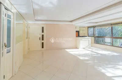 Apartamento com 3 quartos para alugar na rua santa cecília, 2301, santa cecília, porto alegre, 125 m2 por r$ 6.500