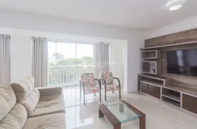 Apartamento com 3 quartos para alugar na rua doutor joão satt, 25, vila ipiranga, porto alegre, 125 m2 por r$ 9.200