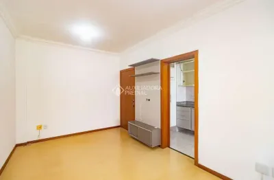 Apartamento com 2 quartos para alugar na rua duque de caxias, 784, centro histórico, porto alegre, 74 m2 por r$ 2.900
