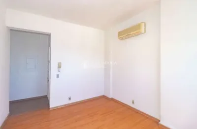 Apartamento com 2 quartos para alugar na rua duque de caxias, 1304, centro histórico, porto alegre, 81 m2 por r$ 2.500