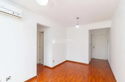 Apartamento com 2 quartos para alugar na rua xavier da cunha, 999, nonoai, porto alegre, 55 m2 por r$ 1.900