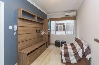 Apartamento com 1 quarto para alugar na rua silva só, 183, santa cecília, porto alegre, 42 m2 por r$ 2.000
