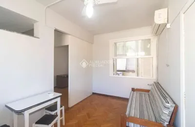 Apartamento com 2 quartos para alugar na rua jerônimo coelho, 267, centro histórico, porto alegre, 40 m2 por r$ 1.900
