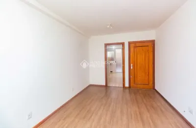 Apartamento com 1 quarto para alugar na avenida lavras, 598, petrópolis, porto alegre, 60 m2 por r$ 2.300