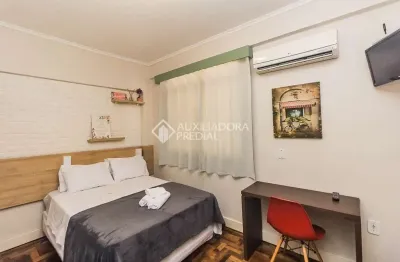 Apartamento com 1 quarto para alugar na rua general andrade neves, 150, centro histórico, porto alegre, 30 m2 por r$ 1.500