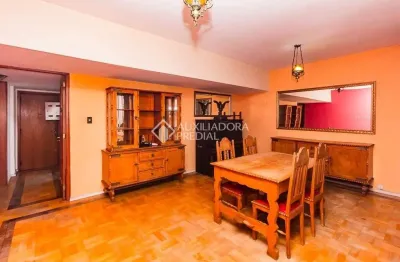 Apartamento com 2 quartos para alugar na Rua Bento Figueiredo, 98, Rio Branco, Porto Alegre, 192 m2 por R$ 2.000