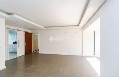Apartamento com 3 quartos para alugar na Avenida Iguassu, 685, Petrópolis, Porto Alegre, 123 m2 por R$ 5.500