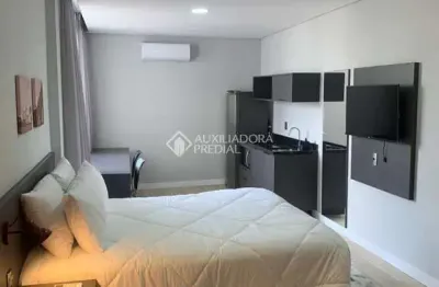 Apartamento com 1 quarto para alugar na Rua Senhor dos Passos, 154, Centro Histórico, Porto Alegre, 29 m2 por R$ 2.400