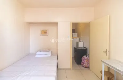Kitnet / Stúdio para alugar na Avenida Senador Salgado Filho, 359, Centro Histórico, Porto Alegre, 30 m2 por R$ 1.000