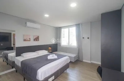 Loft com 1 quarto para alugar na Rua Senhor dos Passos, 154, Centro Histórico, Porto Alegre, 25 m2 por R$ 2.000