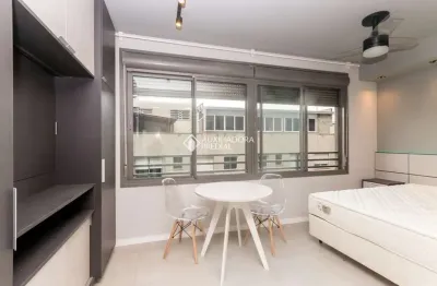 Apartamento com 1 quarto para alugar na Avenida João Pessoa, 731, Farroupilha, Porto Alegre, 25 m2 por R$ 2.300