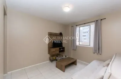 Apartamento com 1 quarto para alugar na rua duque de caxias, 1515, centro histórico, porto alegre, 42 m2 por r$ 2.190