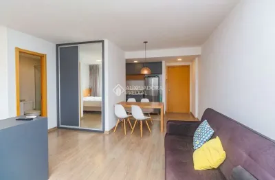 Apartamento com 1 quarto para alugar na rua curvelo, 130, petrópolis, porto alegre, 45 m2 por r$ 3.100