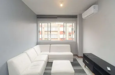 Apartamento com 1 quarto para alugar na rua veador porto, 650, santana, porto alegre, 44 m2 por r$ 2.300