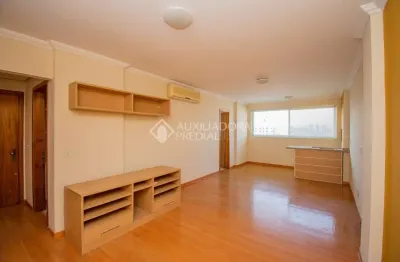 Apartamento com 3 quartos para alugar na rua veríssimo rosa, 757, partenon, porto alegre, 105 m2 por r$ 3.500