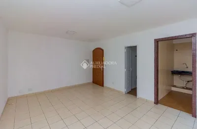 Apartamento com 1 quarto para alugar na rua duque de caxias, 1390, centro histórico, porto alegre, 27 m2 por r$ 1.150