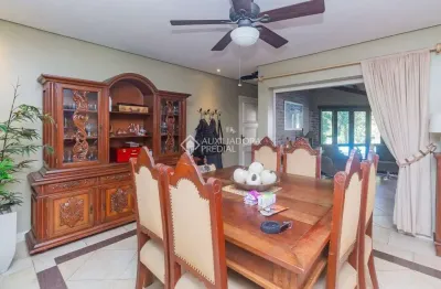 Casa em condomínio fechado com 4 quartos para alugar na rua camerino, 152, petrópolis, porto alegre, 300 m2 por r$ 14.000