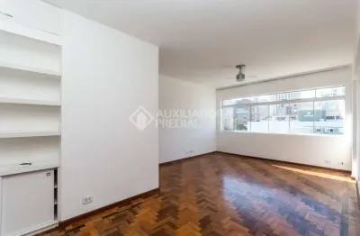 Apartamento com 3 quartos para alugar na rua felipe camarão, 147, rio branco, porto alegre, 102 m2 por r$ 3.500