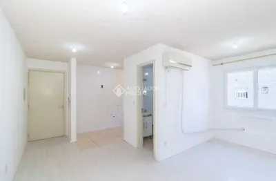 Apartamento com 2 quartos para alugar na rua soely nunes rosa, 115, restinga, porto alegre, 47 m2 por r$ 950