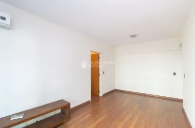 Apartamento com 2 quartos para alugar na rua josé de alencar, 1276, menino deus, porto alegre, 74 m2 por r$ 2.550