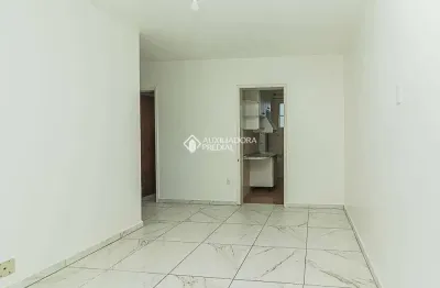 Apartamento com 2 quartos para alugar na rua engenheiro alexandre martins da rosa, 120, humaitá, porto alegre, 50 m2 por r$ 1.100