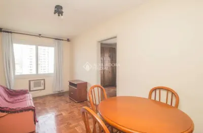 Apartamento com 1 quarto para alugar na avenida independência, 482, independência, porto alegre, 40 m2 por r$ 1.850