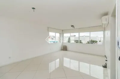Apartamento com 3 quartos para alugar na rua edmundo bastian, 238, cristo redentor, porto alegre, 84 m2 por r$ 2.890