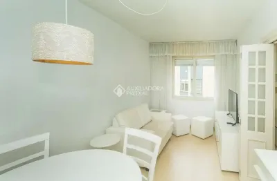 Apartamento com 1 quarto para alugar na travessa ana césar, 50, vila ipiranga, porto alegre, 40 m2 por r$ 2.150