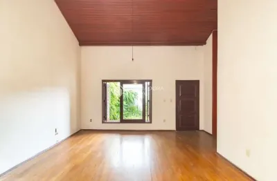 Casa em condomínio fechado com 3 quartos para alugar na Rua Dormênio, 426, Santa Tereza, Porto Alegre, 100 m2 por R$ 3.500