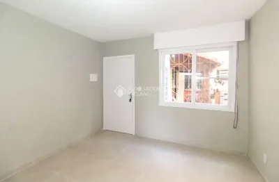 Apartamento com 3 quartos para alugar na avenida palmira gobbi, 855, humaitá, porto alegre, 70 m2 por r$ 1.650