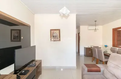 Casa em condomínio fechado com 4 quartos para alugar na Rua Doutor Pereira Neto, 1899, Tristeza, Porto Alegre, 129 m2 por R$ 4.100