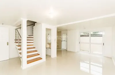 Casa em condomínio fechado com 3 quartos para alugar na rua doutor pereira neto, 1215, tristeza, porto alegre, 110 m2 por r$ 3.200