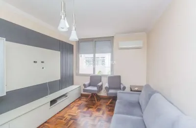 Apartamento com 2 quartos para alugar na rua gaston englert, 760, vila ipiranga, porto alegre, 75 m2 por r$ 2.700