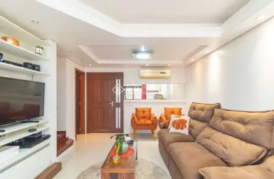 Casa em condomínio fechado com 4 quartos para alugar na avenida imperial, 30, ipanema, porto alegre, 205 m2 por r$ 4.500