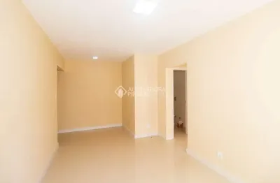 Apartamento com 2 quartos para alugar na rua pedro ivo, 206, mont serrat, porto alegre, 64 m2 por r$ 3.100
