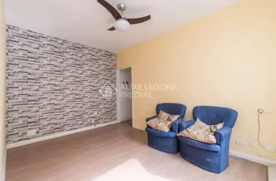 Apartamento com 2 quartos para alugar na rua comendador azevedo, 185, floresta, porto alegre, 66 m2 por r$ 1.400