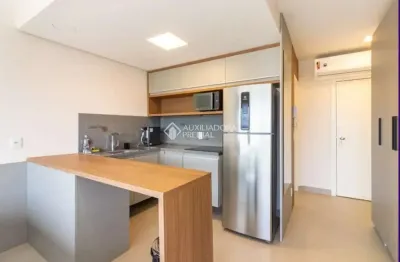Apartamento com 1 quarto para alugar na rua alberto silva, 53, vila ipiranga, porto alegre, 39 m2 por r$ 2.800