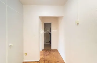 Apartamento com 2 quartos para alugar na rua humberto de campos, 147, santo antônio, porto alegre, 55 m2 por r$ 1.750
