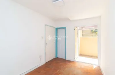 Apartamento com 1 quarto para alugar na rua teixeira de freitas, 647, santo antônio, porto alegre, 38 m2 por r$ 1.300