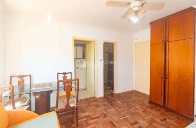Apartamento com 1 quarto para alugar na avenida independência, 482, independência, porto alegre, 30 m2 por r$ 1.800