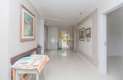 Casa em condomínio fechado com 5 quartos para alugar na rua joão de magalhães, 72, passo da areia, porto alegre, 338 m2 por r$ 5.500