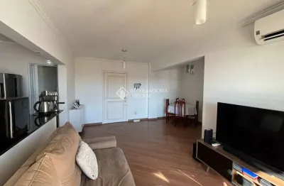 Apartamento com 2 quartos para alugar na avenida érico veríssimo, 240, menino deus, porto alegre, 75 m2 por r$ 2.800