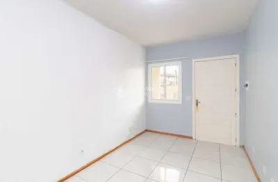 Casa em condomínio fechado com 2 quartos para alugar na nair garcia martins, 295, restinga, porto alegre, 46 m2 por r$ 1.300