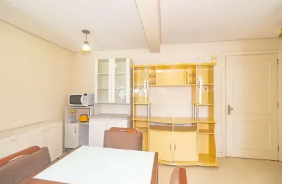 Apartamento com 2 quartos para alugar na avenida loureiro da silva, 1710, cidade baixa, porto alegre, 45 m2 por r$ 2.500