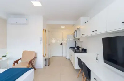Loft com 1 quarto para alugar na rua tenente-coronel fabrício pilar, 311, mont serrat, porto alegre, 33 m2 por r$ 2.600