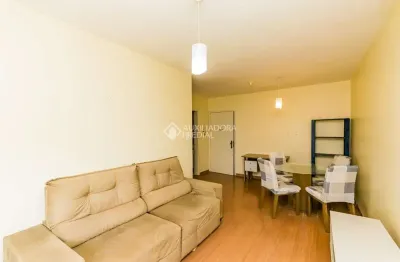 Apartamento com 1 quarto para alugar na rua baronesa do gravataí, 190, cidade baixa, porto alegre, 48 m2 por r$ 1.800