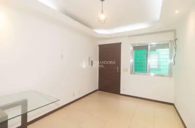 Apartamento com 2 quartos para alugar na rua engenheiro alexandre martins da rosa, 40, humaitá, porto alegre, 50 m2 por r$ 1.400